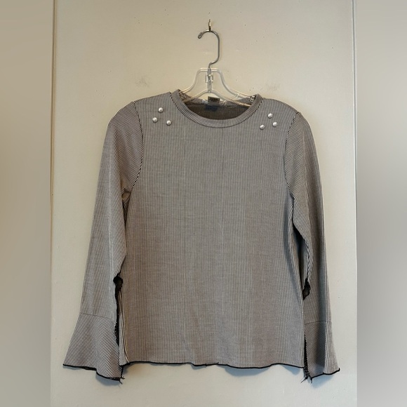 Urban Romantics Black White Striped Blouse with Pearl Embellishments Size Large - Picture 3 of 4